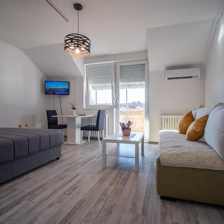 Apartman Sara Apartment Novi Sad Exterior photo