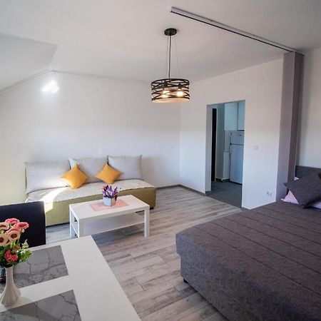 Apartman Sara Apartment Novi Sad Exterior photo