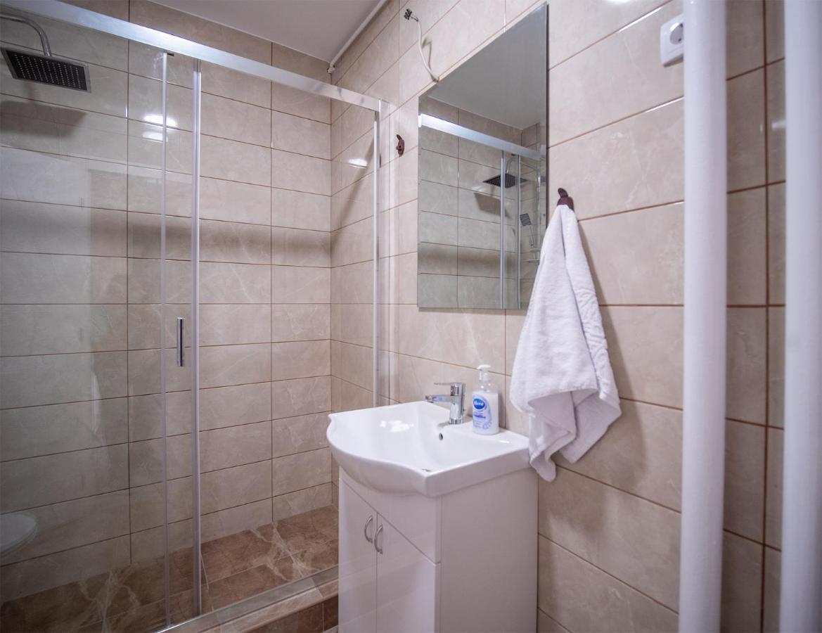 Apartman Sara Apartment Novi Sad Exterior photo