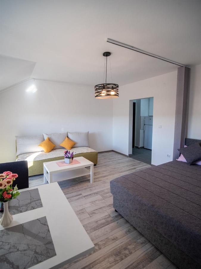 Apartman Sara Apartment Novi Sad Exterior photo